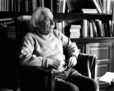 short biography of albert einstein in english